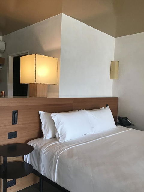 Beach Hotel Resort - VIC Tourism 23