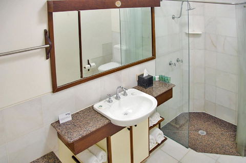 Beach Hotel Resort - VIC Tourism 33