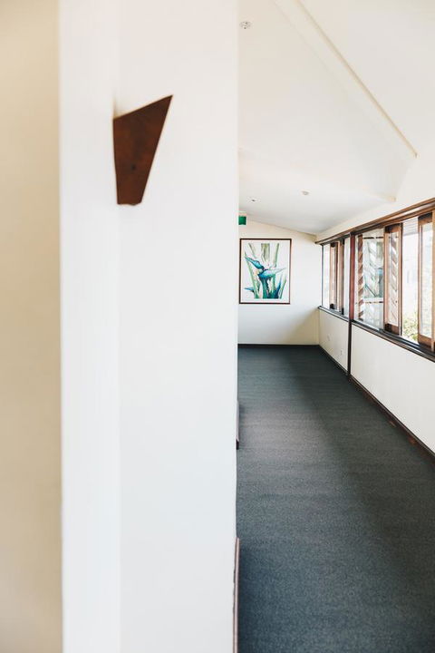 Beach Hotel Resort - VIC Tourism 42