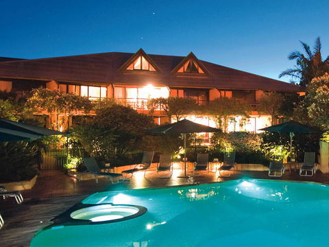 Beach Hotel Resort - VIC Tourism 25