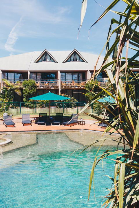Beach Hotel Resort - VIC Tourism 43