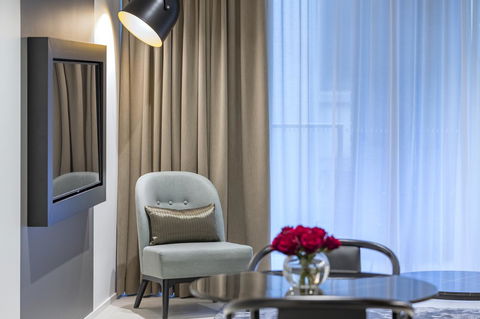 SKYE Suites Sydney - VIC Tourism 11