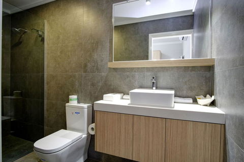 Lakes And Ocean Hotel Forster - VIC Tourism 24