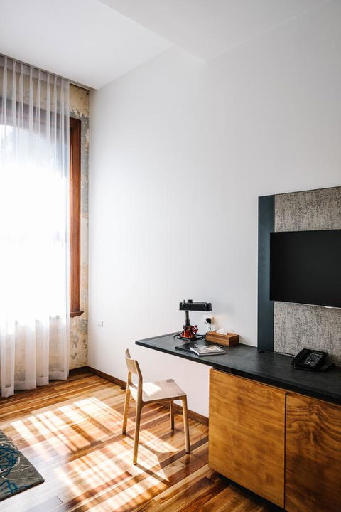 The Old Clare Hotel, Independent Collection By EVT - VIC Tourism 2