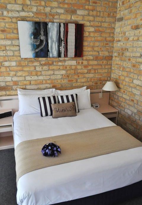 Mollymook Surfbeach Motel & Apartments - VIC Tourism 6