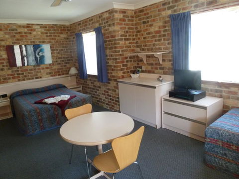 Mollymook Surfbeach Motel & Apartments - VIC Tourism 24