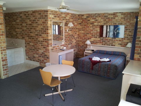 Mollymook Surfbeach Motel & Apartments - VIC Tourism 5