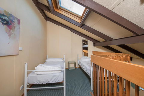 Alpine Gables - VIC Tourism 28