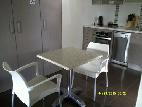 Pelican H2O One & Two Bedroom Apartments - VIC Tourism 34