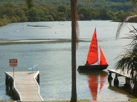 Pelican H2O One & Two Bedroom Apartments - VIC Tourism 4