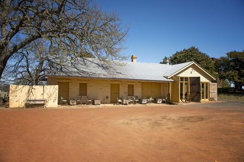 Hillview Heritage Hotel - VIC Tourism 1
