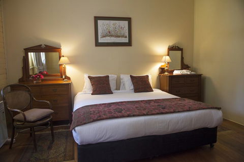 Hillview Heritage Hotel - VIC Tourism 7