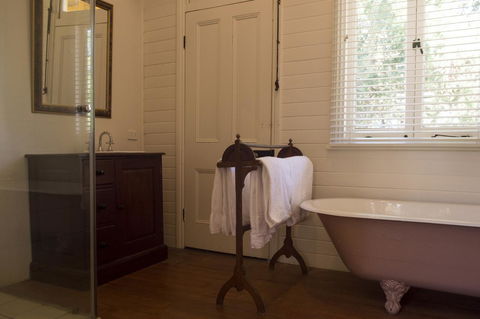 Hillview Heritage Hotel - VIC Tourism 5