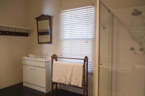 Hillview Heritage Hotel - VIC Tourism 16