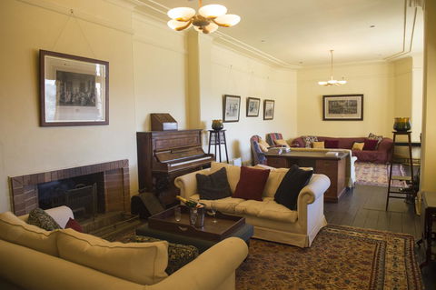 Hillview Heritage Hotel - VIC Tourism 9