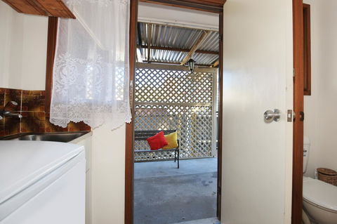 Sandy Toes Beach House Jervis Bay - 2min To Beach - VIC Tourism 21