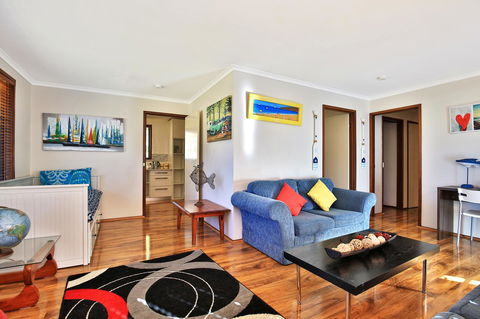 Sandy Toes Beach House Jervis Bay - 2min To Beach - VIC Tourism 5