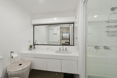 Pacific Towers Beach Resort - VIC Tourism 2