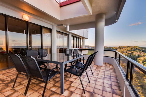 Pacific Towers Beach Resort - VIC Tourism 12