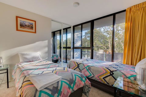 Pacific Towers Beach Resort - VIC Tourism 30