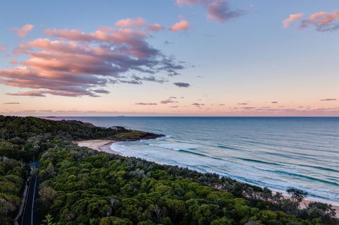 Pacific Towers Beach Resort - VIC Tourism 1