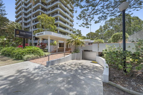 Pacific Towers Beach Resort - VIC Tourism 0
