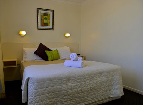 Beach House Holiday Apartments - VIC Tourism 5