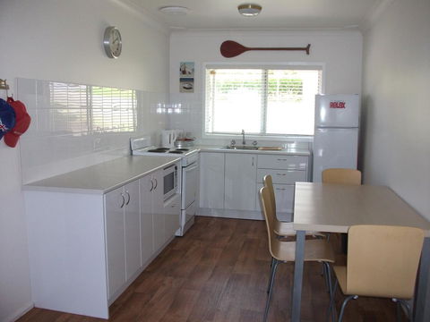 Tomaree Lodge - VIC Tourism 2