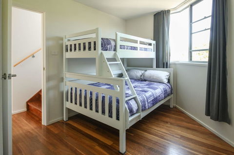 Valla's Beach House - VIC Tourism 18
