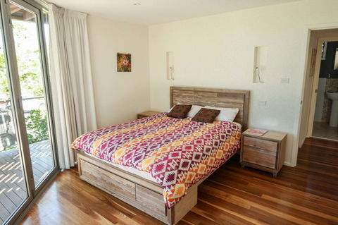 Valla's Beach House - VIC Tourism 17
