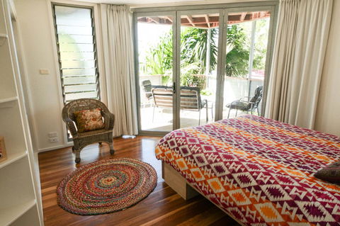 Valla's Beach House - VIC Tourism 16