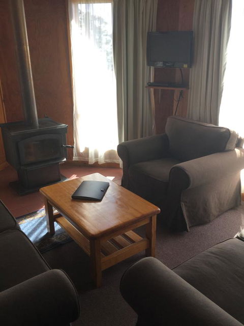 Jenolan Cabins - VIC Tourism 12