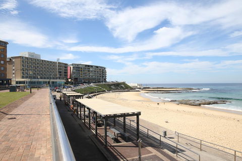 Arena Luxury Beachfront Apartment - VIC Tourism 32