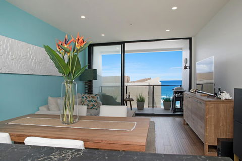 Arena Luxury Beachfront Apartment - VIC Tourism 23