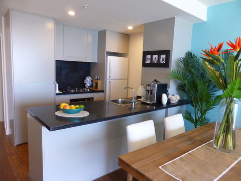 Arena Luxury Beachfront Apartment - VIC Tourism 17