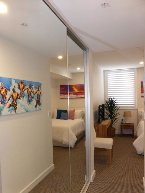 Arena Luxury Beachfront Apartment - VIC Tourism 28