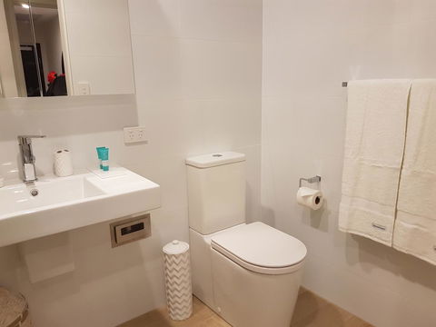 Arena Luxury Beachfront Apartment - VIC Tourism 30