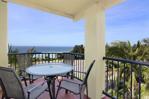 South Pacific Apartments - VIC Tourism 7