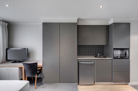 Adina Apartment Hotel Chippendale - VIC Tourism 17