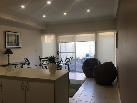 Travers Street Apartment - VIC Tourism 3