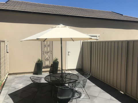 Travers Street Apartment - VIC Tourism 7