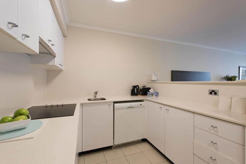 Grande Esplanade Studio - VIC Tourism 9