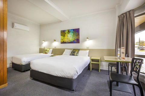 Boomerang Hotel - VIC Tourism 11