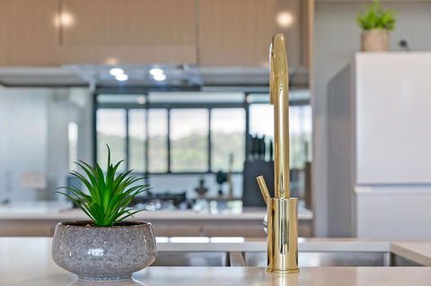 Stylish And Neat Two Bed Apartment In Wentworth Point - VIC Tourism 2