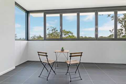 Stylish And Neat Two Bed Apartment In Wentworth Point - VIC Tourism 8