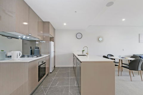 Stylish And Neat Two Bed Apartment In Wentworth Point - VIC Tourism 5