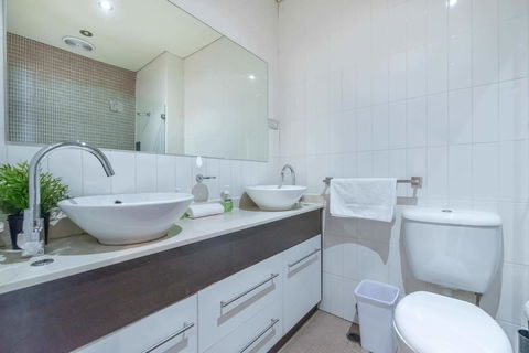 2 Bed House + Loft In Pyrmont - VIC Tourism 14