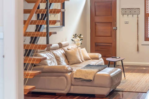 2 Bed House + Loft In Pyrmont - VIC Tourism 8