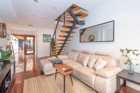 2 Bed House + Loft In Pyrmont - VIC Tourism 19