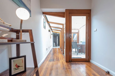 2 Bed House + Loft In Pyrmont - VIC Tourism 7